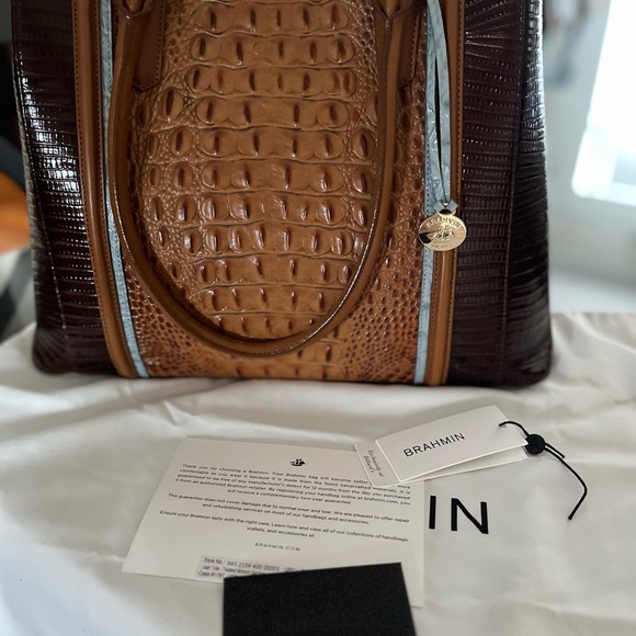 🦄 EUC (only carried twice!)Brahmin Joan Tote Toasted Almond Garrone N45 1154 - Picture 2 of 14